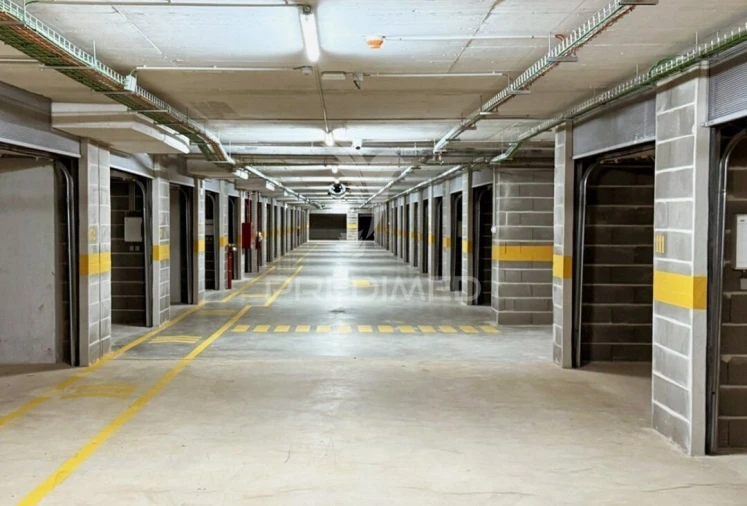 Garagem para Venda em Portimão Foto 8