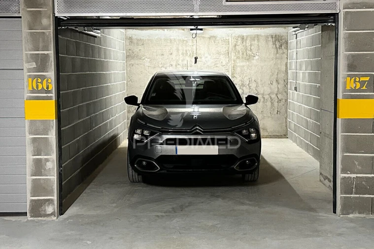 Garagem para Venda em Portimão Foto 6