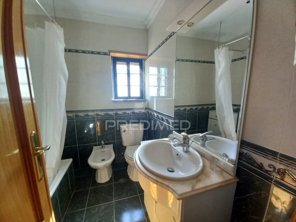 Moradia T4 para Venda em Santo Isidoro Foto 27