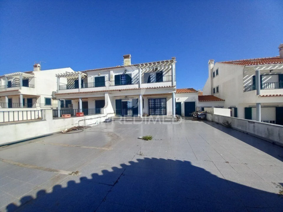 Moradia T4 para Venda em Santo Isidoro Foto 32