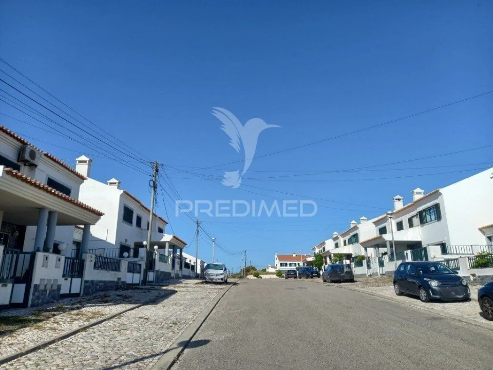 Moradia T4 para Venda em Santo Isidoro Foto 38