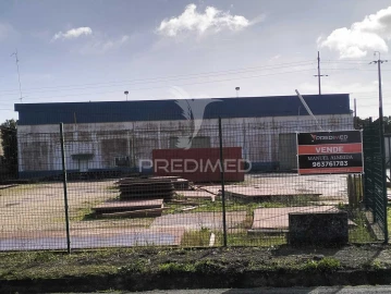 Armazém para Venda em Vale de Santarem