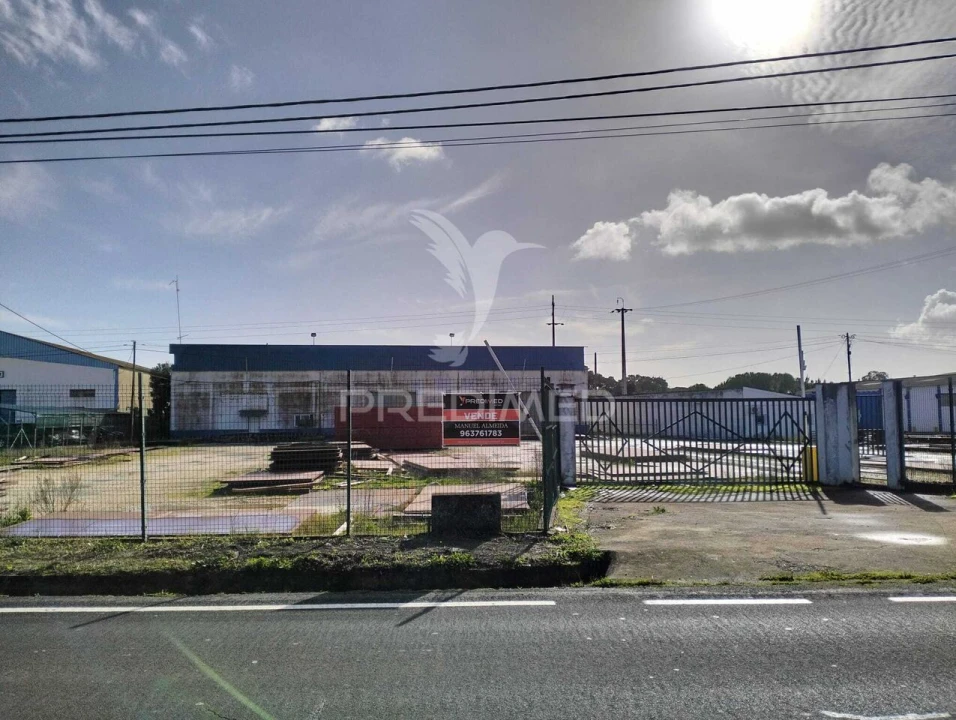 Armazém para Venda em Vale de Santarem Foto 3