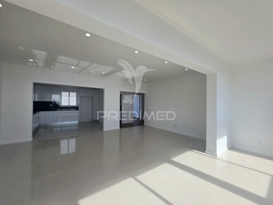 Moradia T3 para Venda em Santa Cruz Foto 7