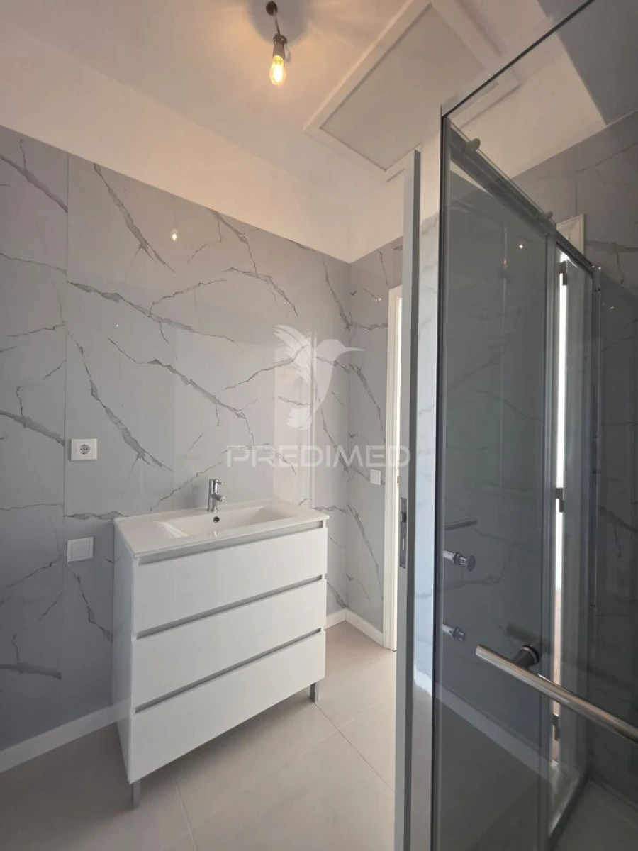 Moradia T3 para Venda em Santa Cruz Foto 21