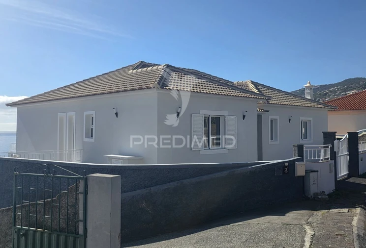 Moradia T3 para Venda em Santa Cruz