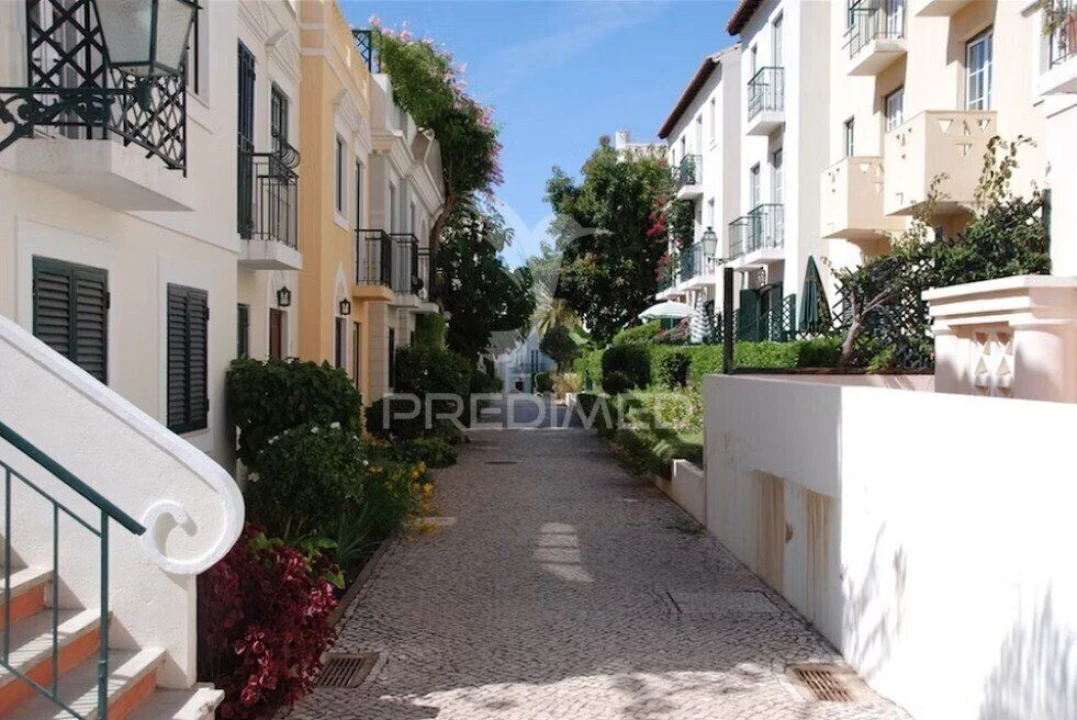 Apartamento T2 para Venda em Quarteira Foto 7