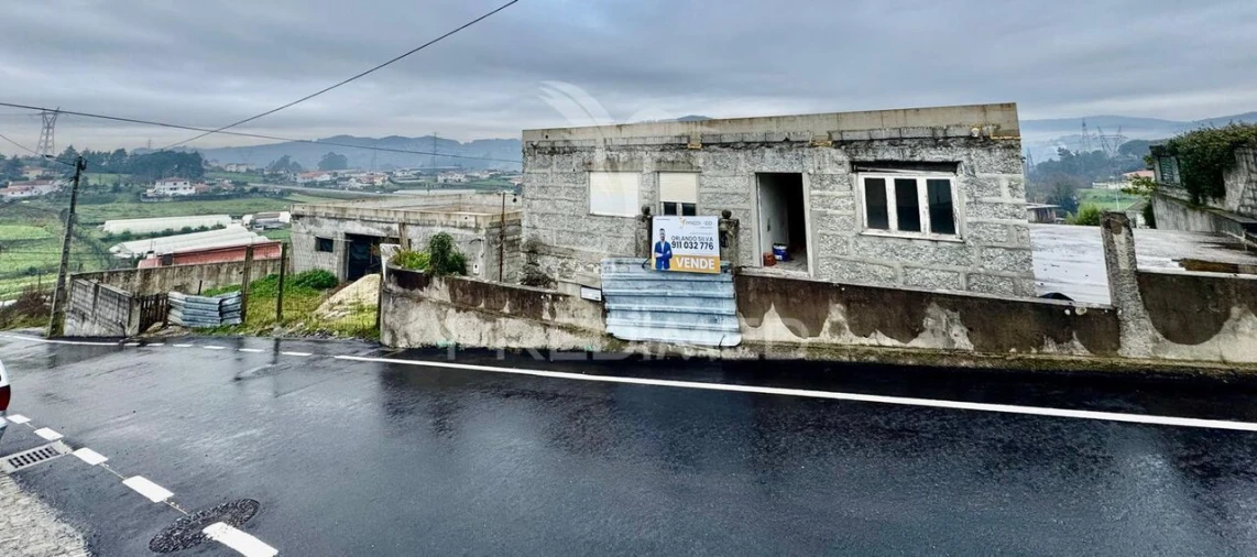 Moradia T4 para Venda em Serzedelo Foto 24