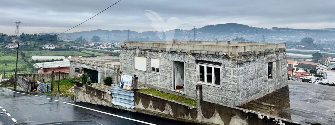 Moradia T4 para Venda em Serzedelo Foto 27