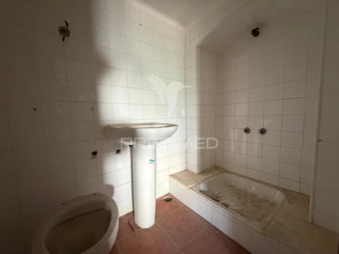 Prédio para Venda em Caia, São Pedro e Alcáçova Foto 13