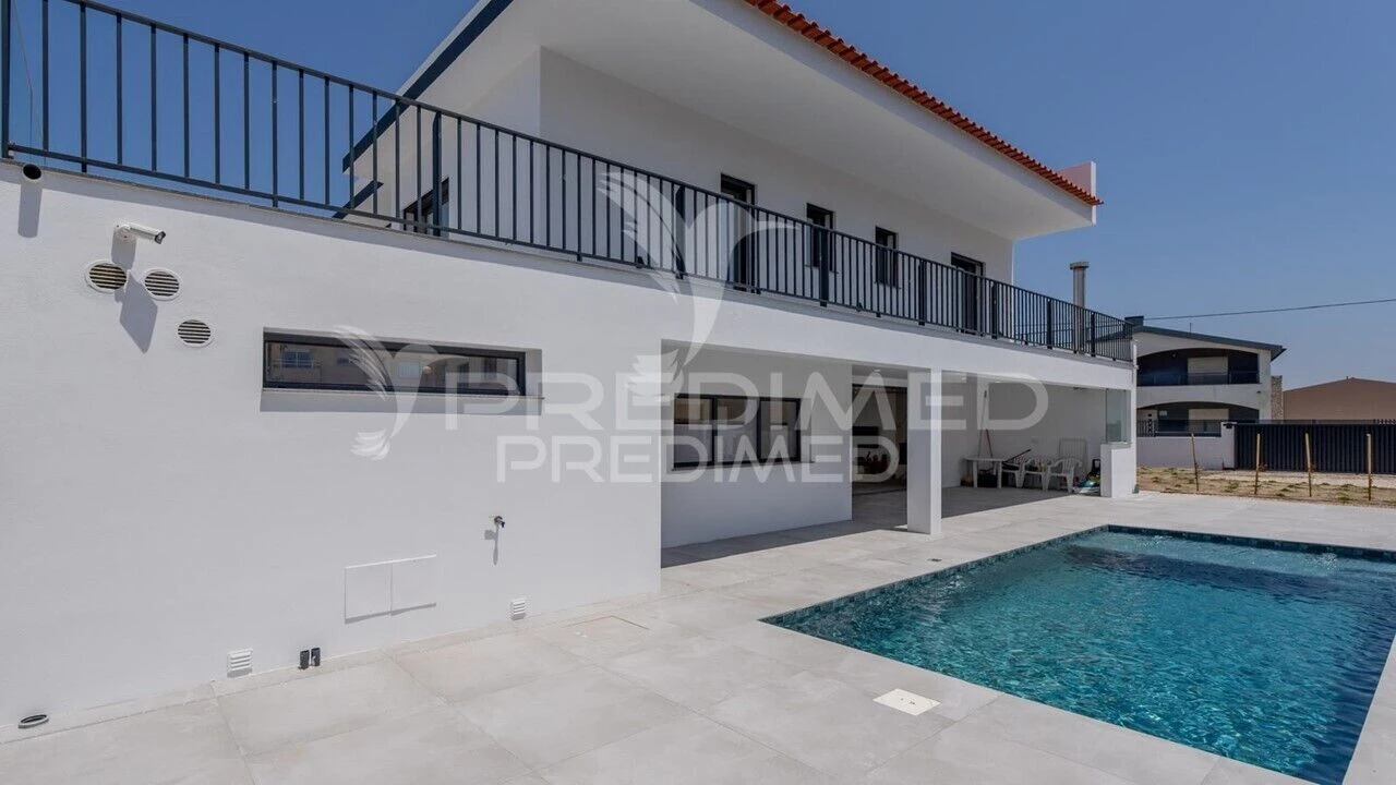 Moradia T4 para Venda em Silveira Foto 6