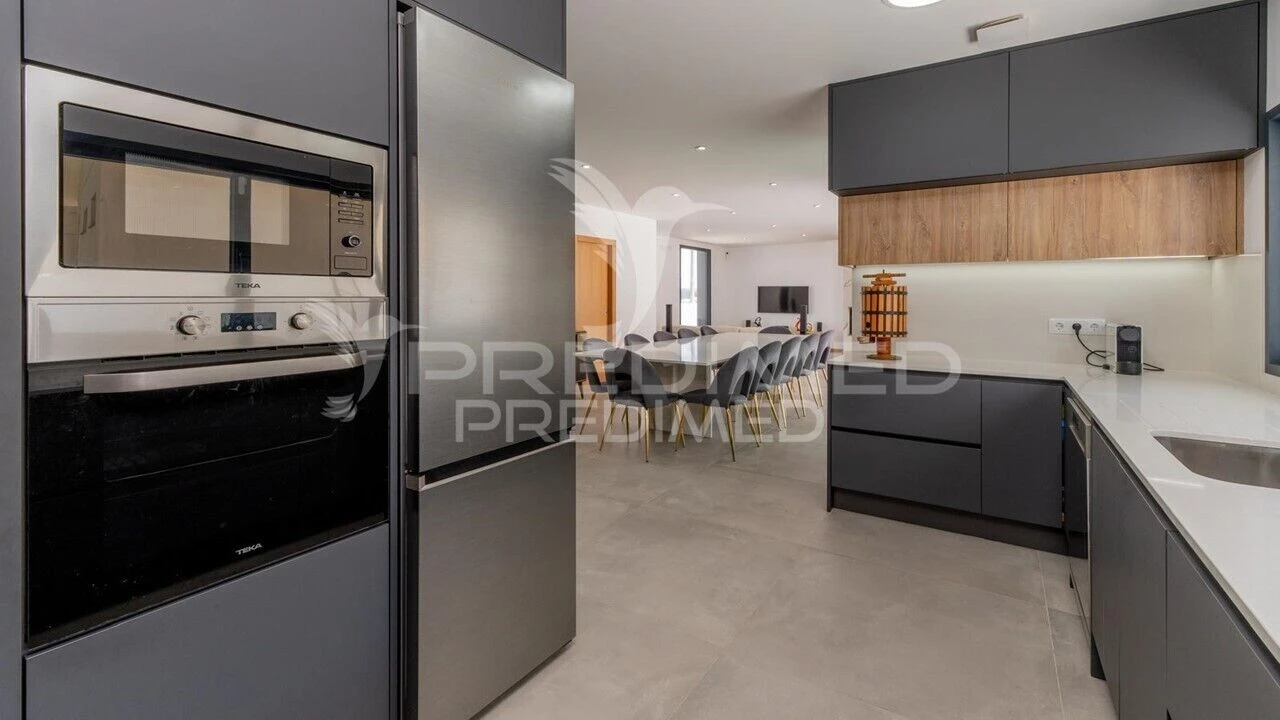 Moradia T4 para Venda em Silveira Foto 16