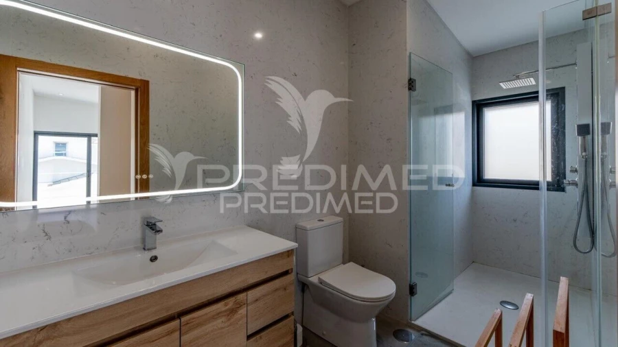 Moradia T4 para Venda em Silveira Foto 21