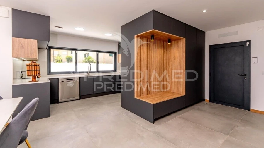 Moradia T4 para Venda em Silveira Foto 14