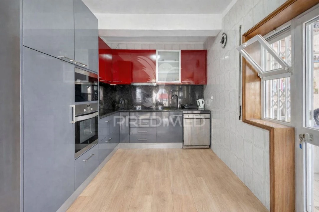 Apartamento T2 para Venda em Rio Tinto Foto 3