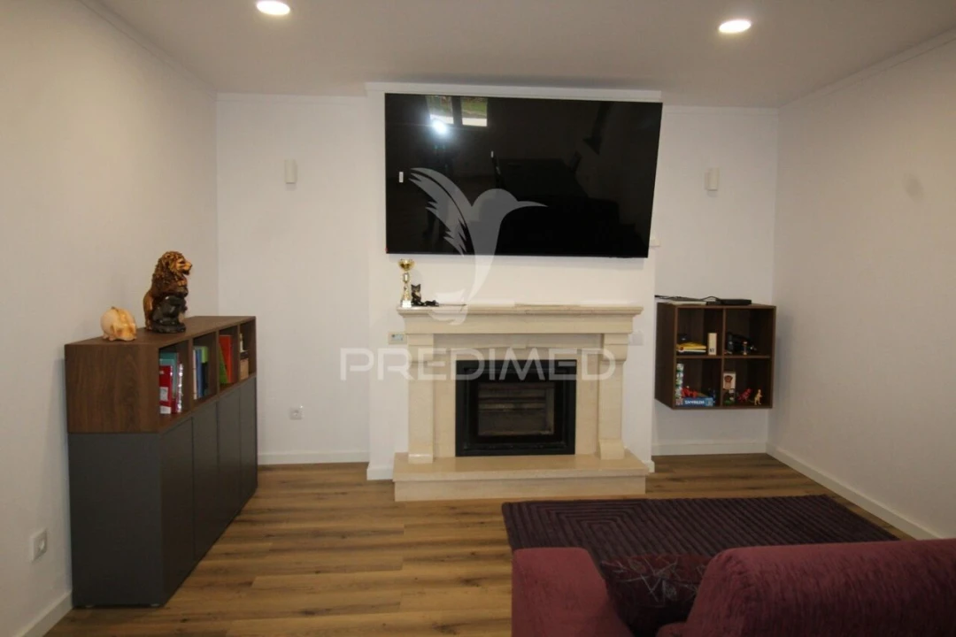 Moradia T3 para Venda em Bencatel Foto 5