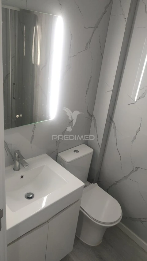 Apartamento T2 para Venda em Benfica