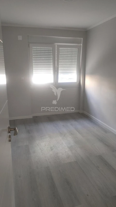 Apartamento T2 para Venda em Benfica
