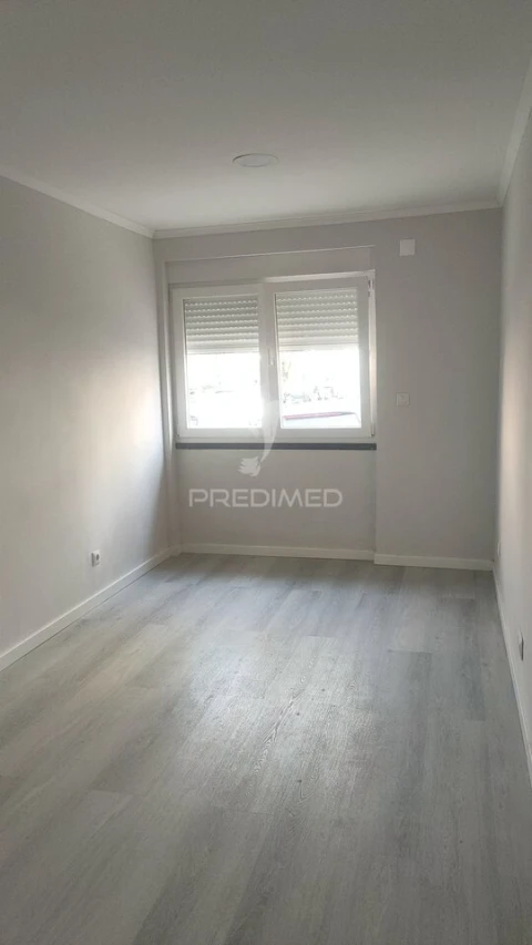 Apartamento T2 para Venda em Benfica