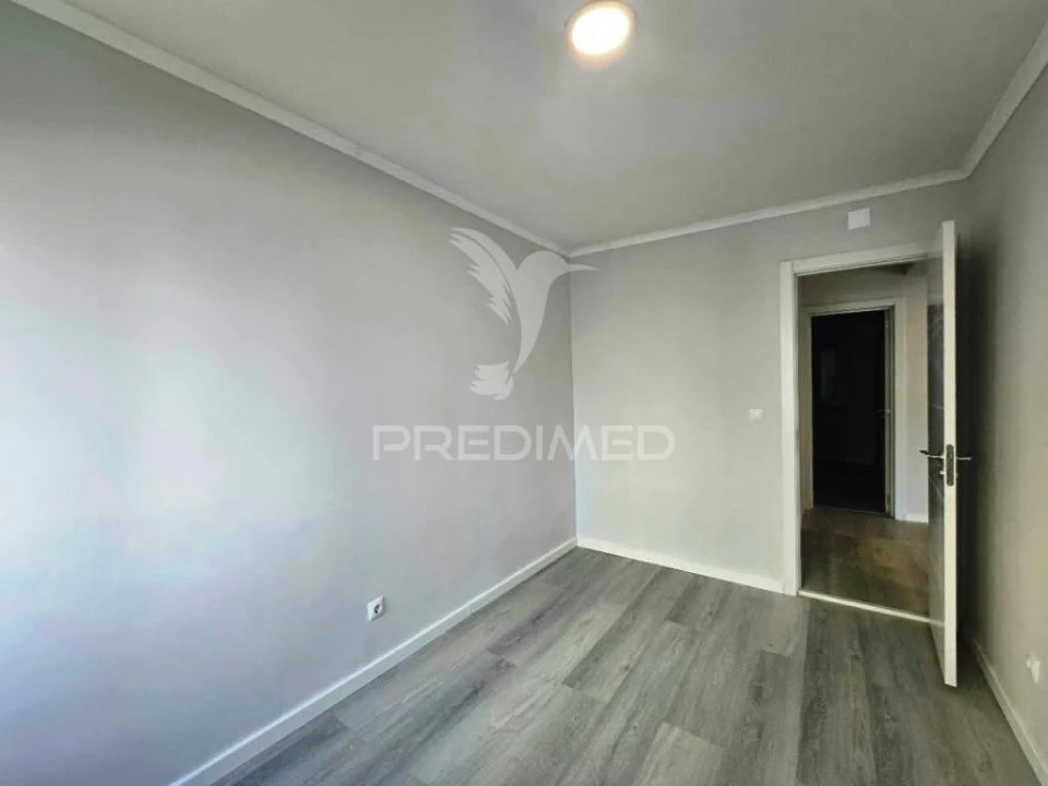 Apartamento T2 para Venda em Benfica Foto 18