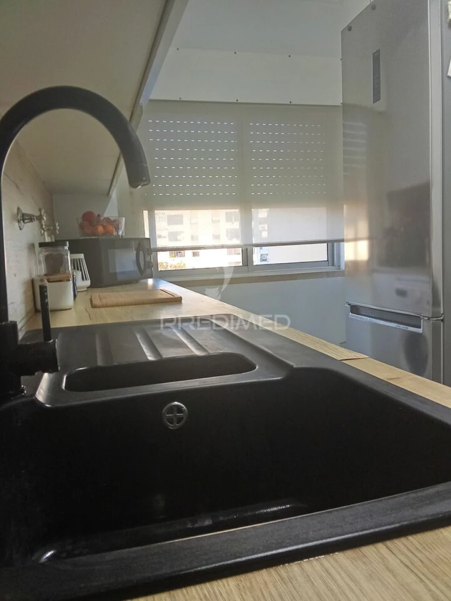 Apartamento T2 para Venda em Amora Foto 3