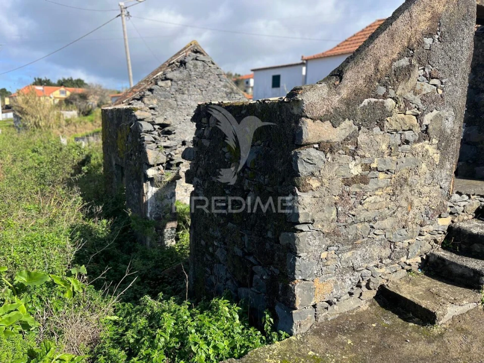 Moradia T4 para Venda em Ponta do Pargo Foto 8