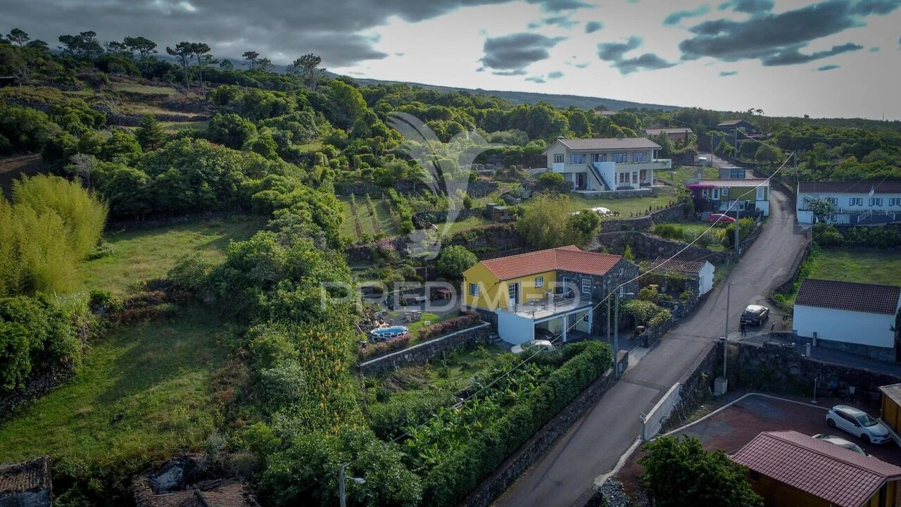 Moradia T3 para Venda em Santo Antonio Foto 13