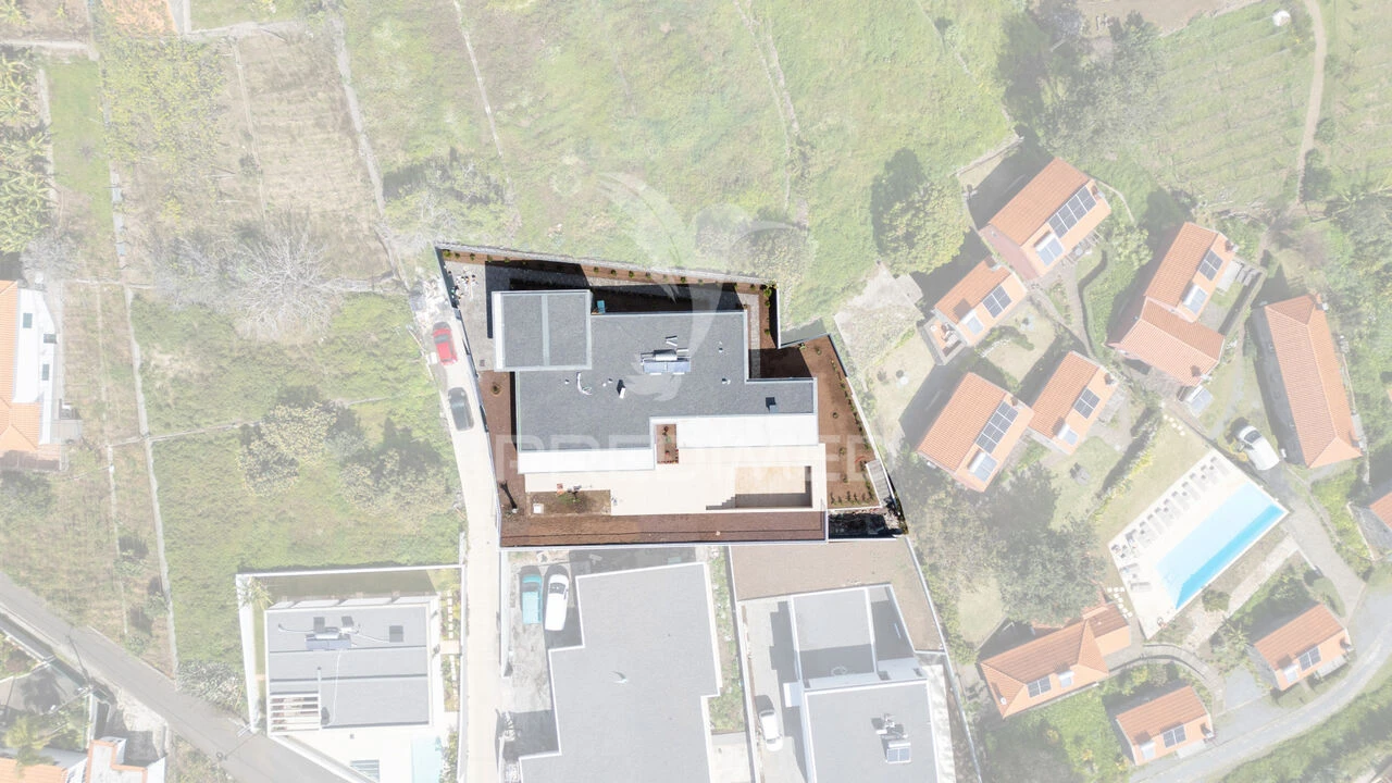 Moradia T4 para Venda em Estreito da Calheta Foto 15