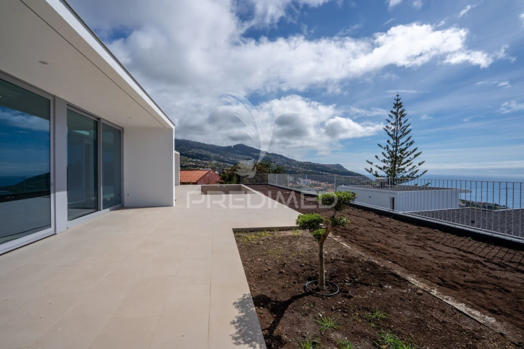 Moradia T4 para Venda em Estreito da Calheta Foto 18