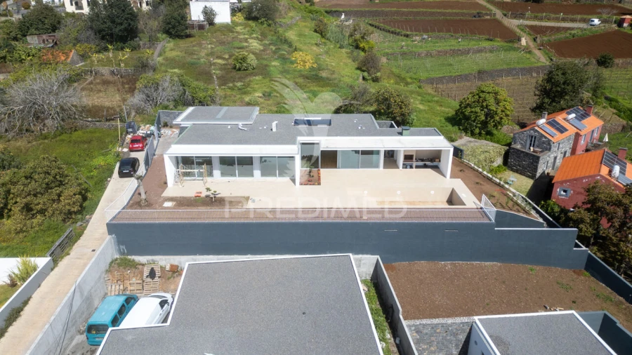 Moradia T4 para Venda em Estreito da Calheta Foto 13