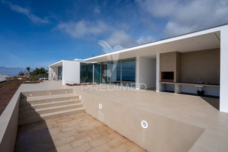 Moradia T4 para Venda em Estreito da Calheta Foto 16