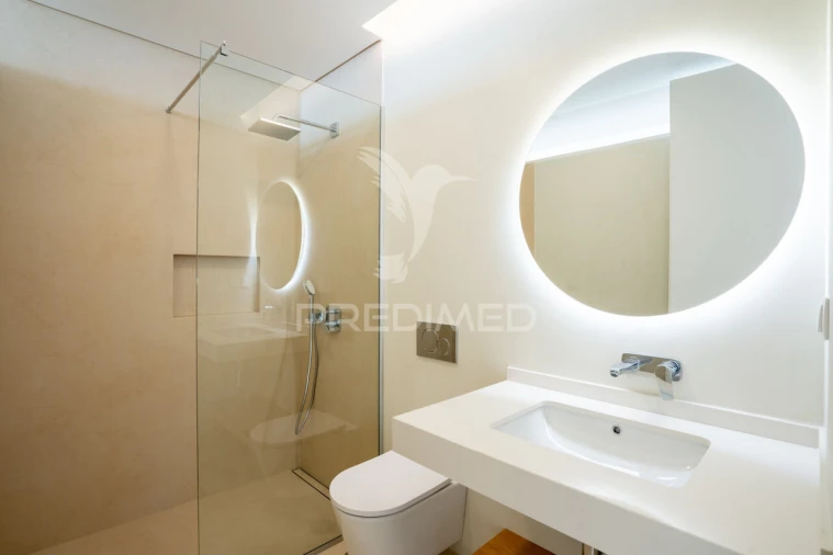 Moradia T4 para Venda em Estreito da Calheta Foto 10