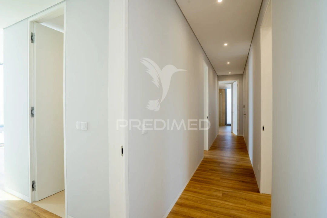 Moradia T4 para Venda em Estreito da Calheta Foto 12