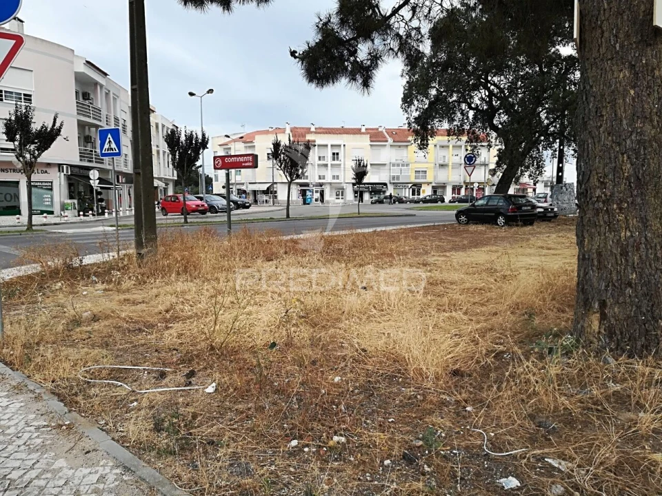 Terreno para Venda em Quinta do Conde Foto 1