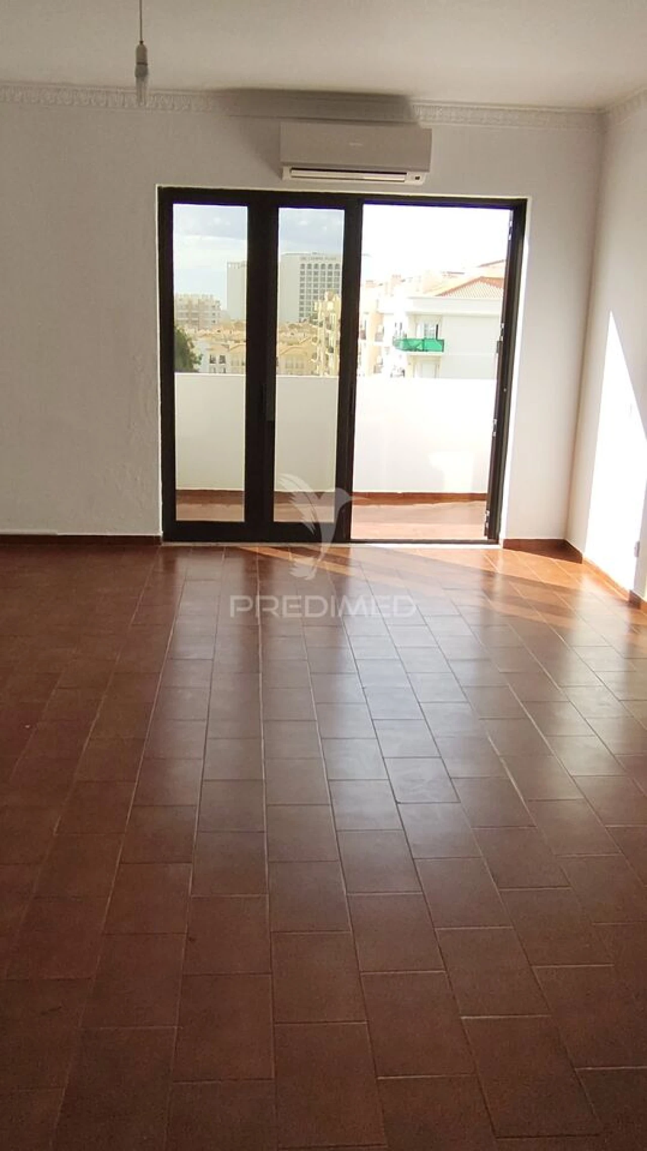 Apartamento T2 para Venda em Quarteira Foto 9