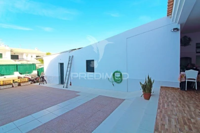 Moradia T2 para Venda em Albufeira e Olhos de Água