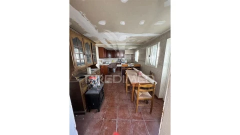 Moradia T3 para Venda em Campolide
