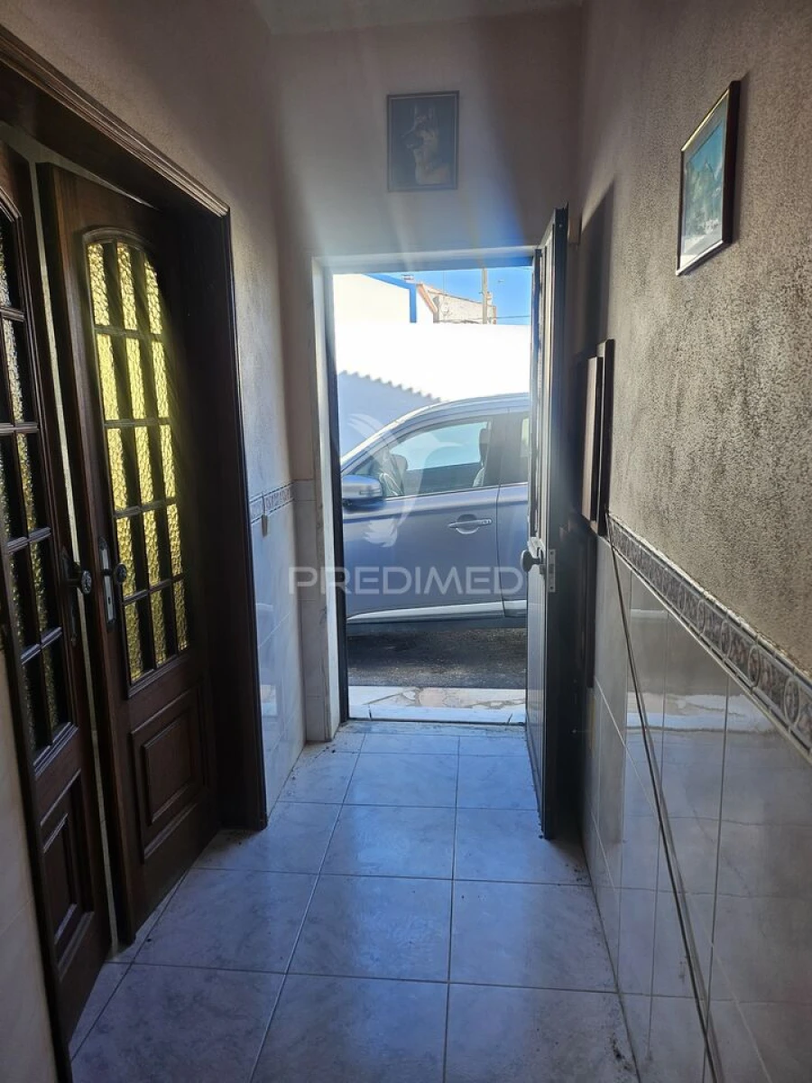 Moradia T2 para Venda em Ciladas Foto 5