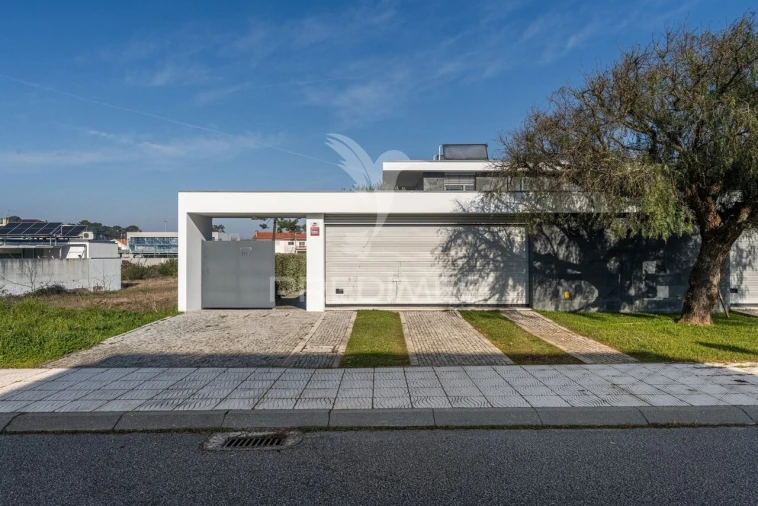 Moradia T3 para Venda em Esmoriz Foto 32