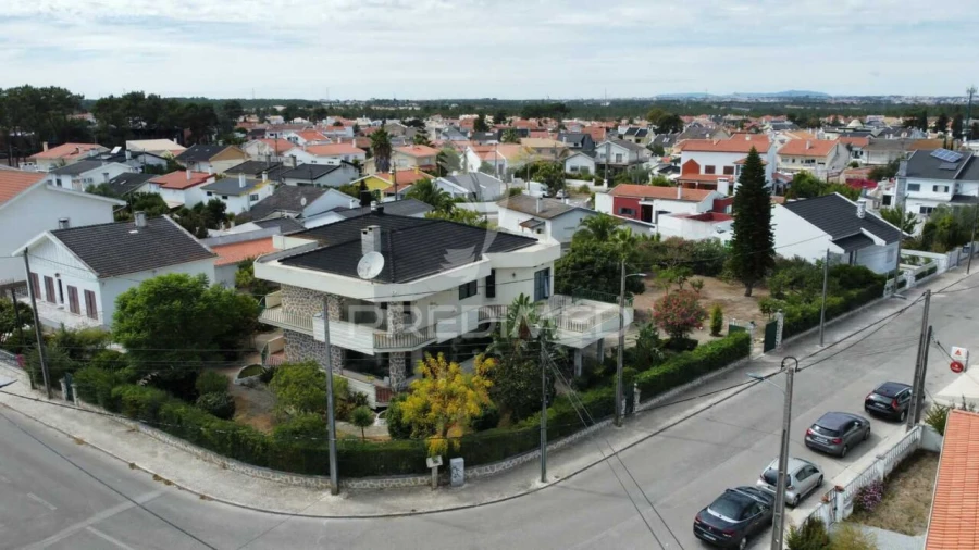 Moradia T6 para Venda em Amora Foto 6