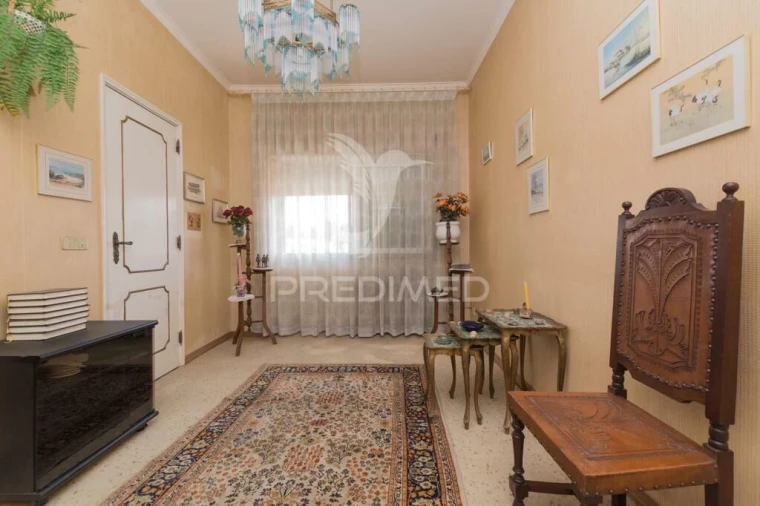 Moradia T6 para Venda em Amora Foto 13