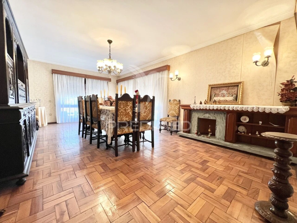 Moradia T4 para Venda em Cidade da Maia Foto 18