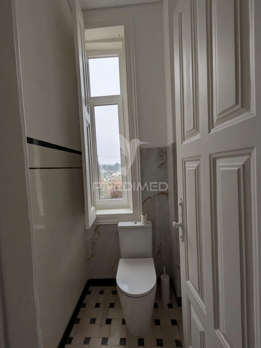 Moradia T7 para Venda em Sobreira Foto 12