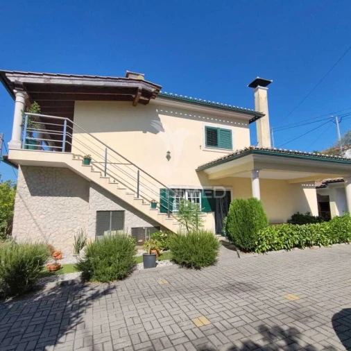 Moradia T4 para Venda em Nossa Senhora das Misericordias Foto 1