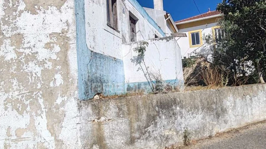 Moradia T3 para Venda em Nossa Senhora das Misericordias