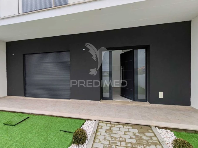 Moradia T4 para Venda em Nossa Senhora das Misericordias Foto 2