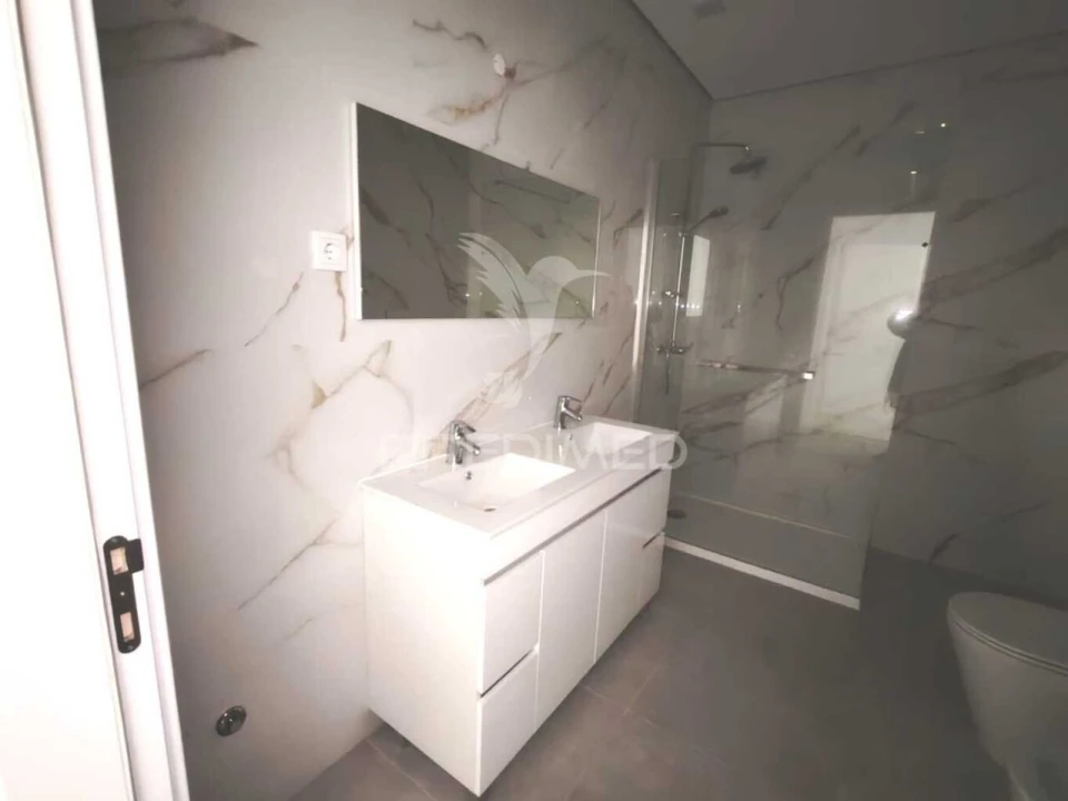 Moradia T4 para Venda em Nossa Senhora das Misericordias Foto 33