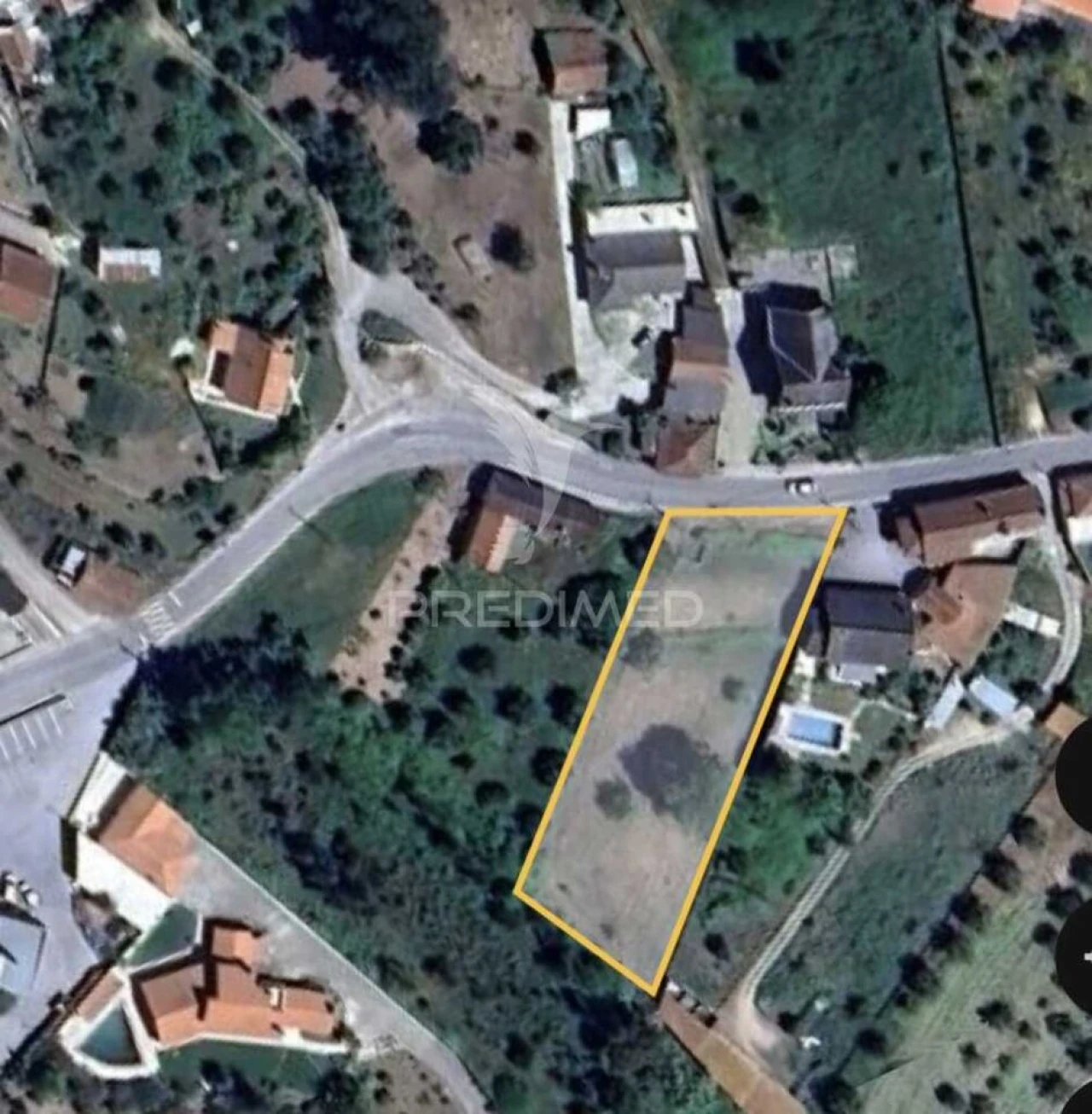 Terreno para Venda em Urqueira Foto 2