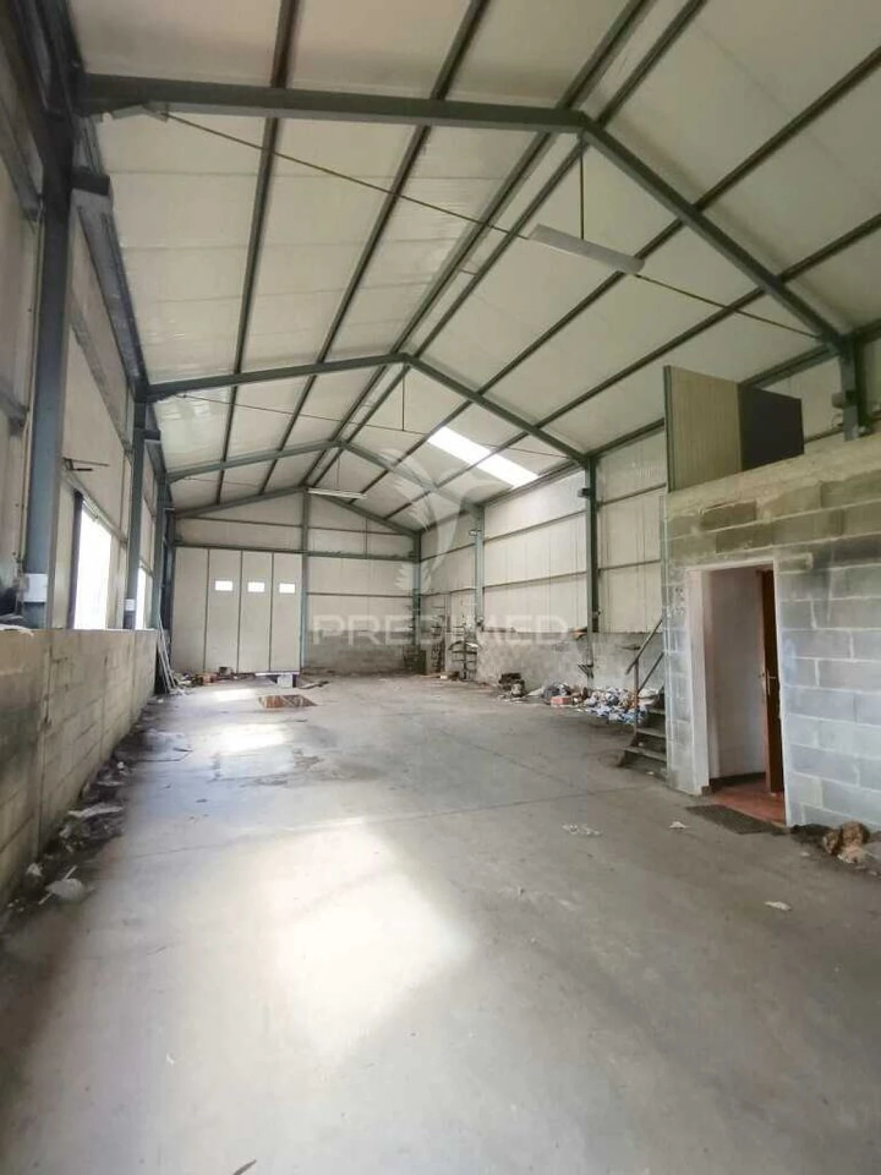 Armazém para Venda em Arrabal Foto 7