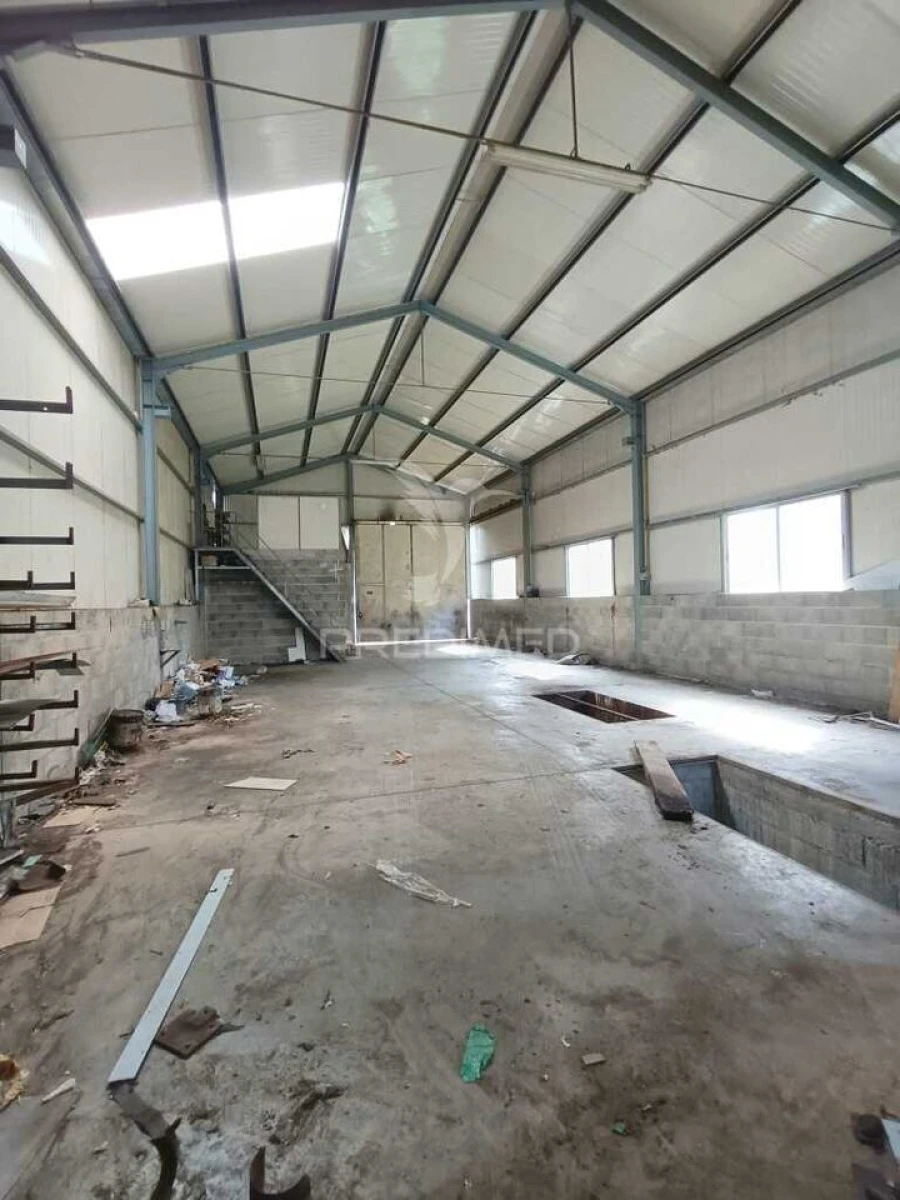 Armazém para Venda em Arrabal Foto 8